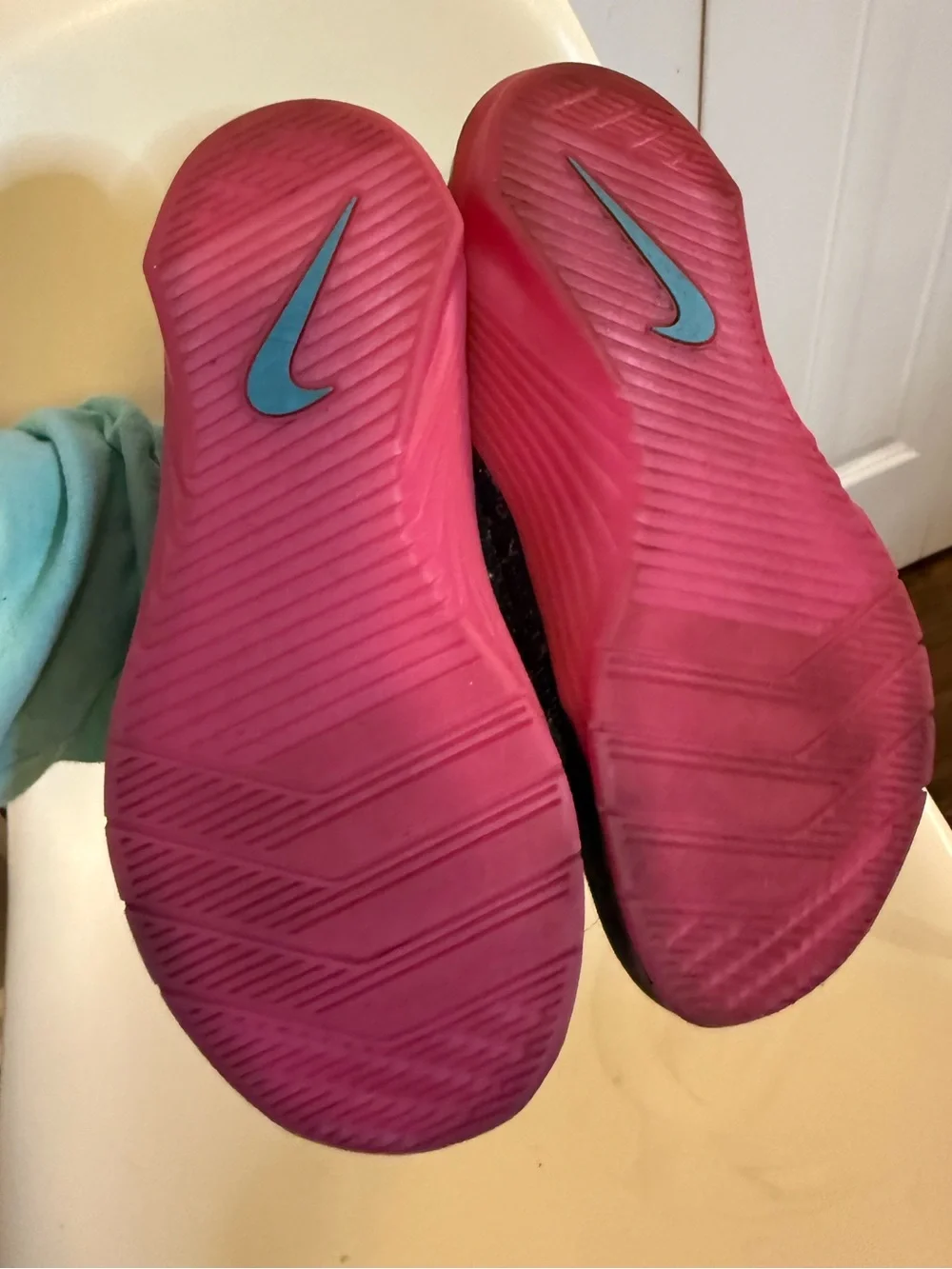 Nike Metcon AMP Black Fire Pink Women’s size 6